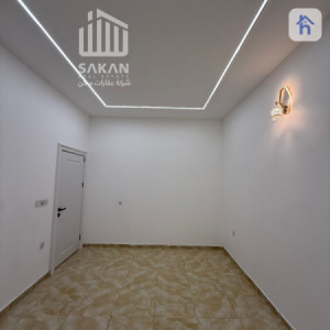 One Floor House image 8