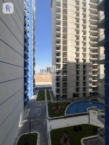 Spacious Apartment with Modern Design image 11