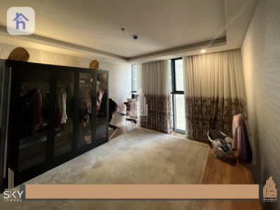 Modern Apartment in Sky Towers Image 3