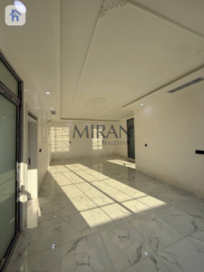 Spacious House with 4 Bedrooms Image 3