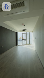 Spacious Apartment in Cavalli Tower Image 10