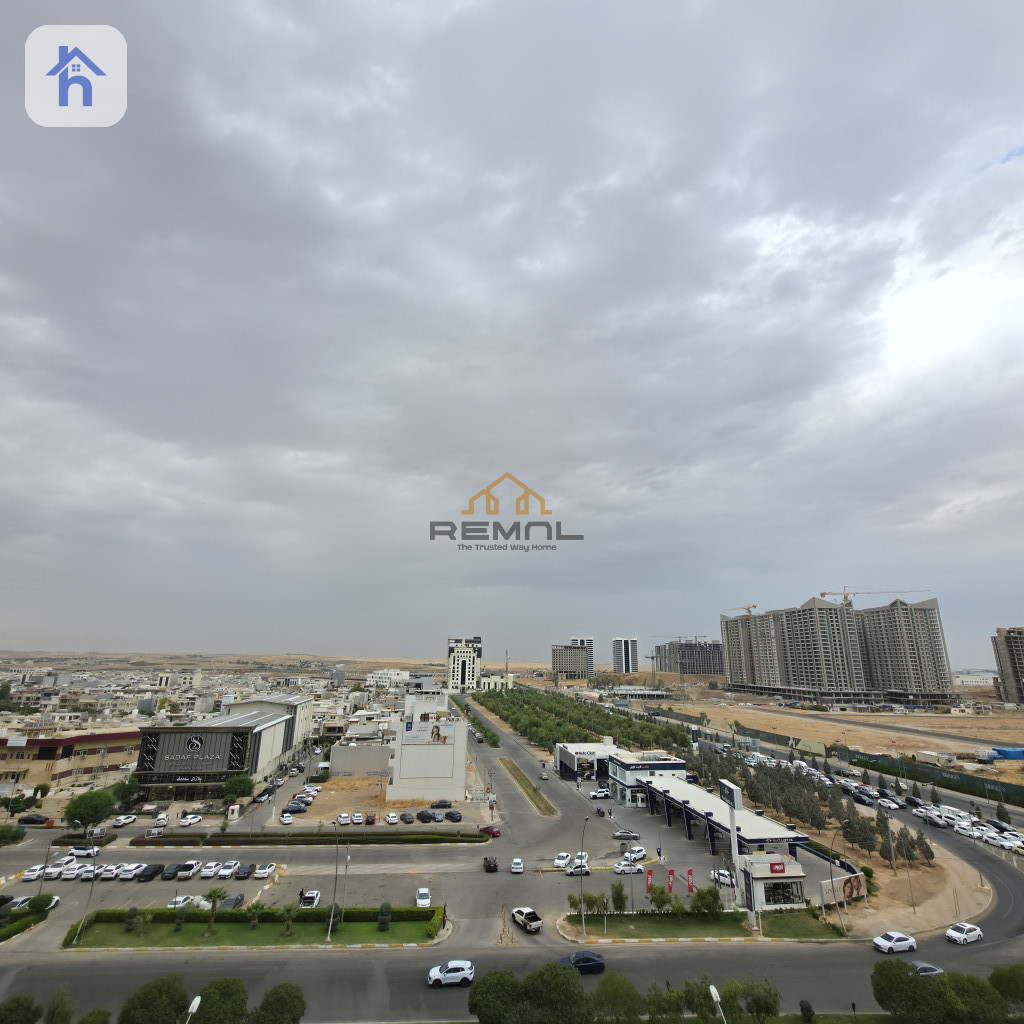Spacious Apartment in Empire Square