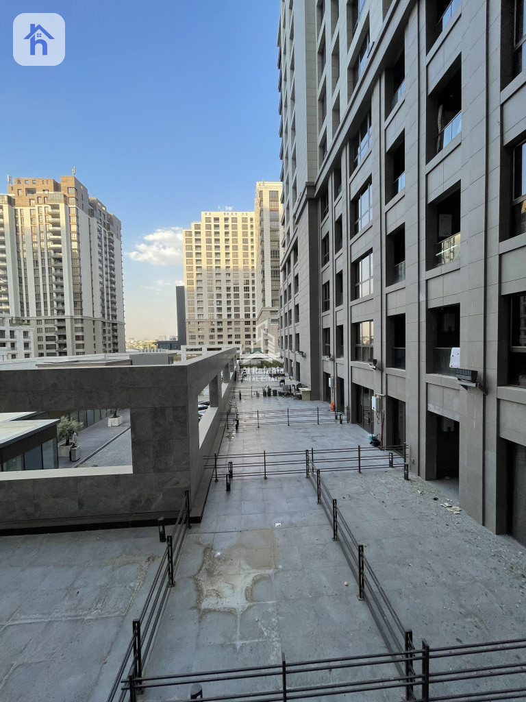 Bright and Spacious One Bedroom Apartment