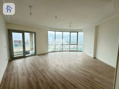 Spacious apartment in Empire Square Image 8