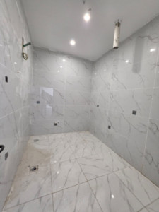 Corner Showroom image 27
