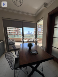 Modern apartment with park view Image 7