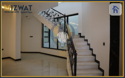 خانوویەکی مۆدێرن بە 5 ژووری نوستن وێنە 7