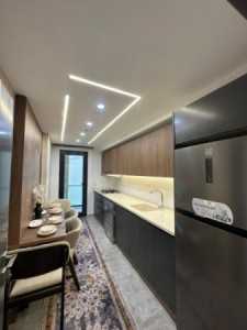 Modern Apartment with 4 Bedrooms Image 8