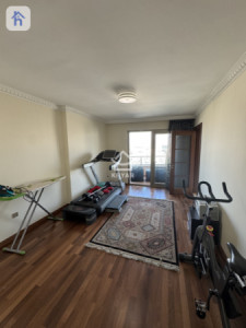 Stylish 4-Bedroom Apartment with High Floor Resim 5
