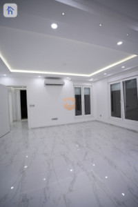 Modern 5-bedroom house for rent image 8