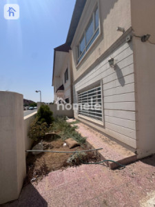 Spacious House in Italian Village image 2