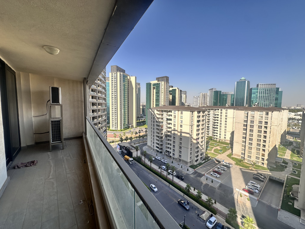 Contemporary Living in Empire Pearl Towers p6