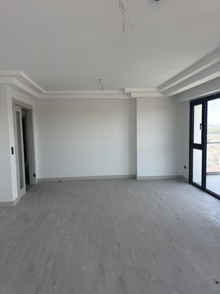 Spacious Apartment in Rami Towers Image 2