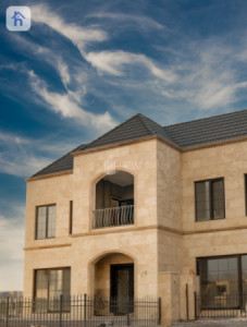 Luxurious 4-Bedroom House in Erbil image 2