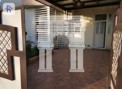 One Floor House image 2