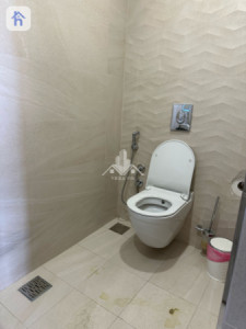 Luxurious Apartment in Prime Location Image 26