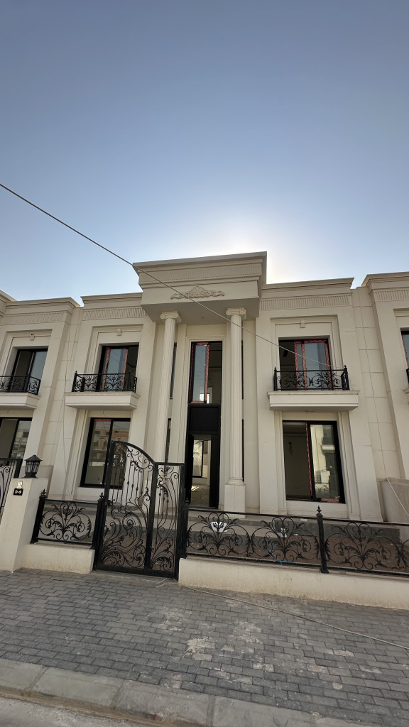 Modern Home in Diplomatic safiran