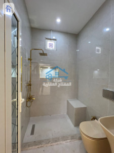 One Floor House image 8