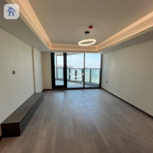 Modern one-bedroom apartment image 4