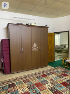 Spacious House with 5 Bedrooms Image 16
