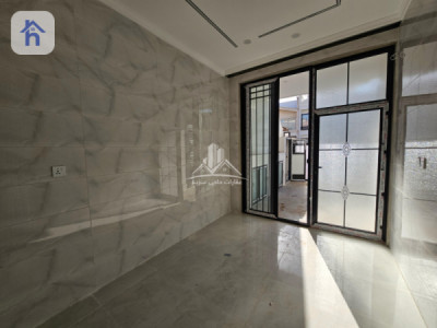 Spacious House with 3 Bedrooms Image 7