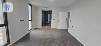 Spacious Apartment in Prime Location Image 3