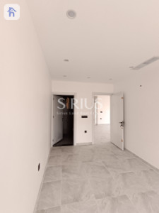 Spacious Family Home with Multiple Rooms Resim 16