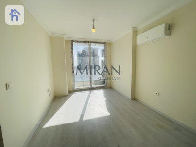 شقة مريحة مكونة من غرفتي نوم مع إطلالة خلابة image 2