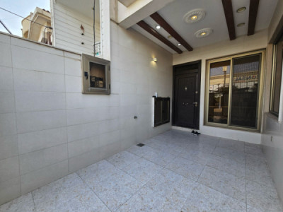 House Opposite Garden Image 3