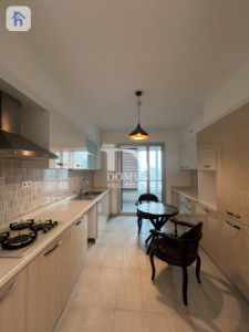 Luxurious 3-Bedroom Flat with Stunning Views image 1