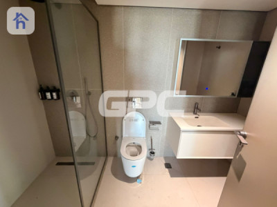 Spacious Apartment in Cavalli Tower image 11