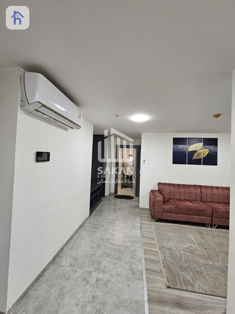 شقة في الطابق العالي بتصميم عصري صورة 2