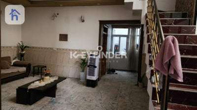 Spacious Home in 32 Park Image 6
