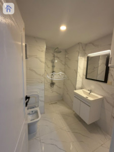 Stylish and spacious apartment for rent image 9