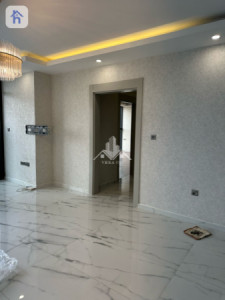 Luxurious Apartment in Prime Location Image 7
