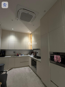 Luxury House image 8
