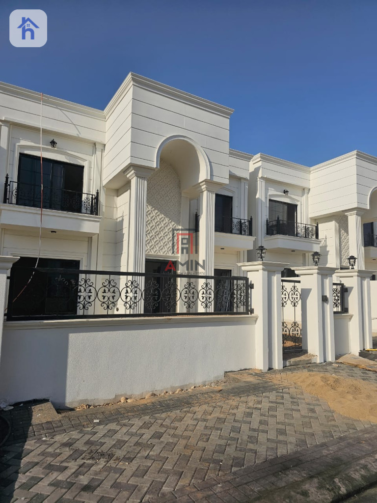 Modern 4 Bedroom House