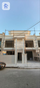 Spacious House with 5 Bedrooms image 1