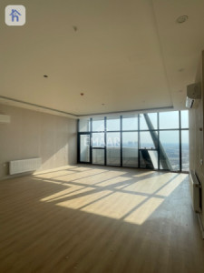 Modern One-Bedroom Apartment image 4