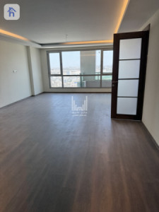 Luxurious 5-Bedroom Apartment in Erbil Image 6
