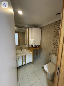 Spacious 3-Bedroom Apartment in Prime Location Image 6