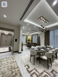 Spacious Family Home with Modern Amenities Resim 3