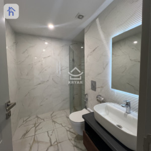 Stylish Apartment with Lovely Views Image 13