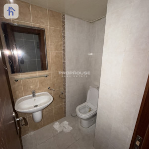 Spacious apartment with 3 bedrooms image 12