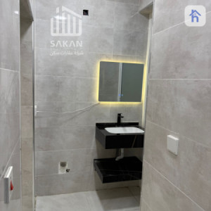 One Floor House image 17