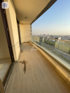 Modern one-bedroom in prime location Image 6