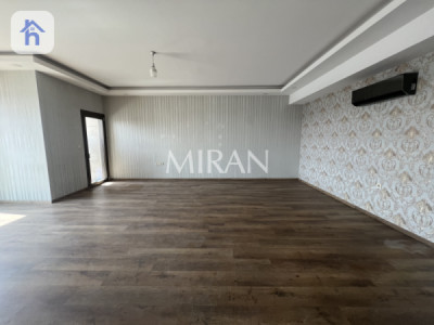 شوقەیەکی فراوانی 3 ژووری نوستن و دیمەنی سەرسوڕهێنەری هەیە image 2