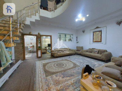 Spacious House with 4 Bedrooms Image 6