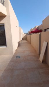 One Floor House image 2