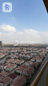 Luxurious Apartment in Roya Tower Image 12